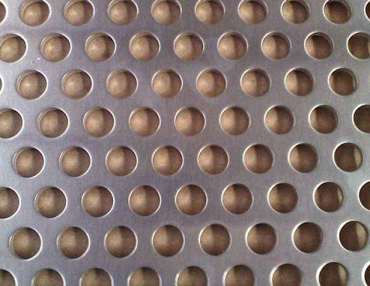 沖孔網(wang)因材質(zhì)可以用(yong)于裝飾(shì)